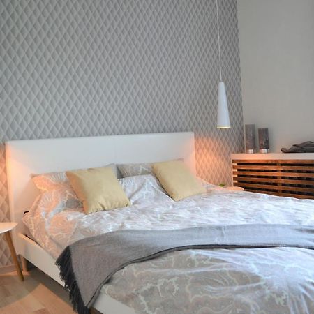 Vee 4 City Center Apartment Parnu Bagian luar foto