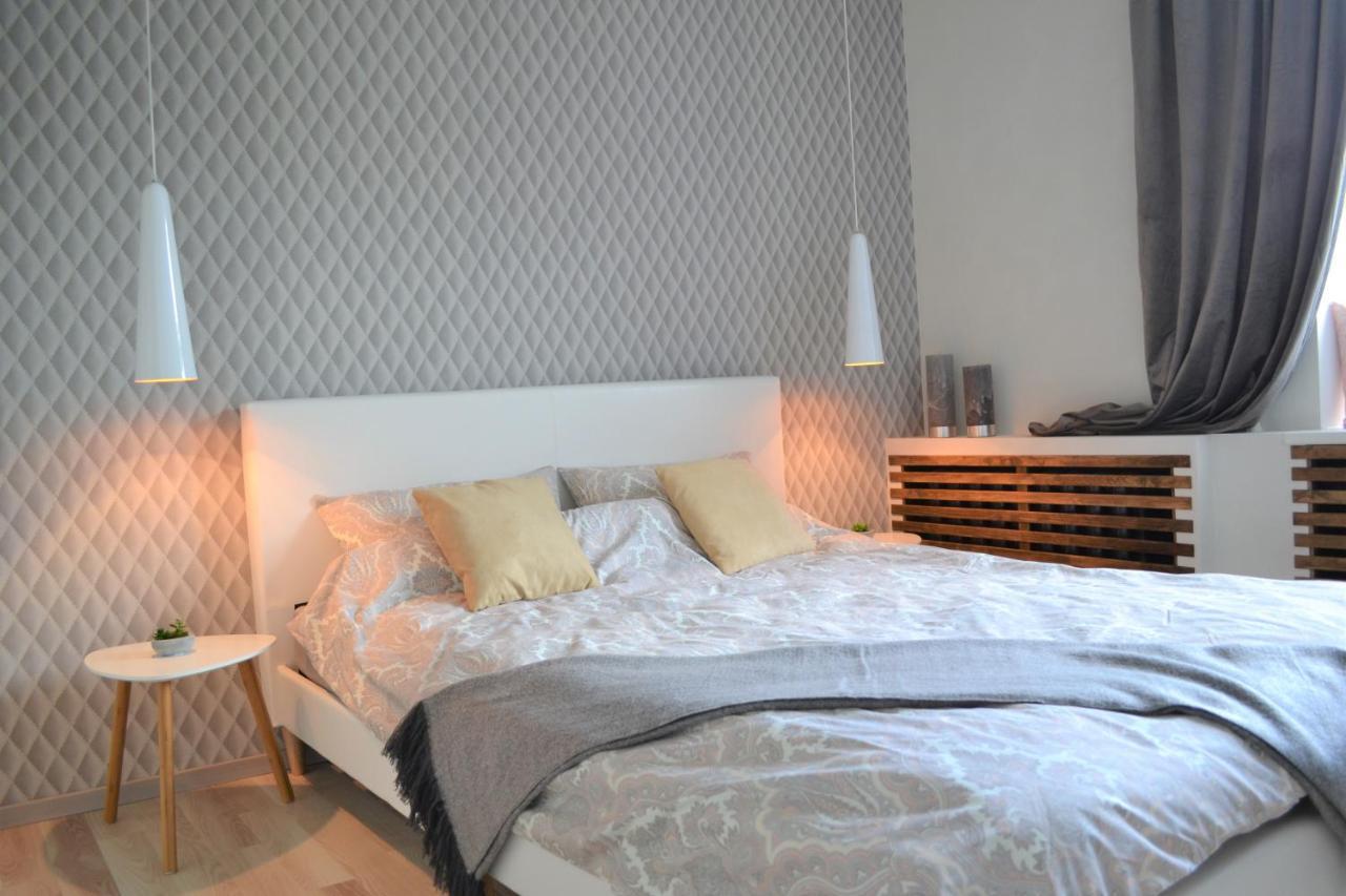 Vee 4 City Center Apartment Parnu Bagian luar foto