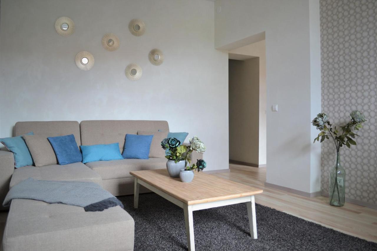 Vee 4 City Center Apartment Parnu Bagian luar foto