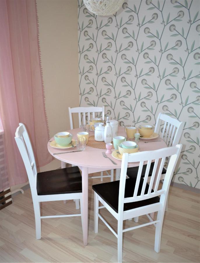 Vee 4 City Center Apartment Parnu Bagian luar foto